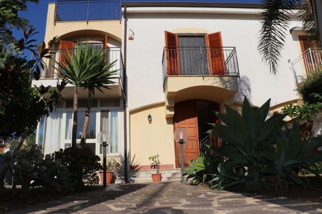 Villa Cavalluccio Marino Con Piscina Idromassaggio Carini Exterior foto